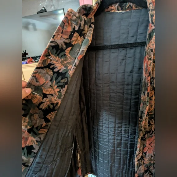 Floral Velvet Women's Jacket - Picture 5 of 8